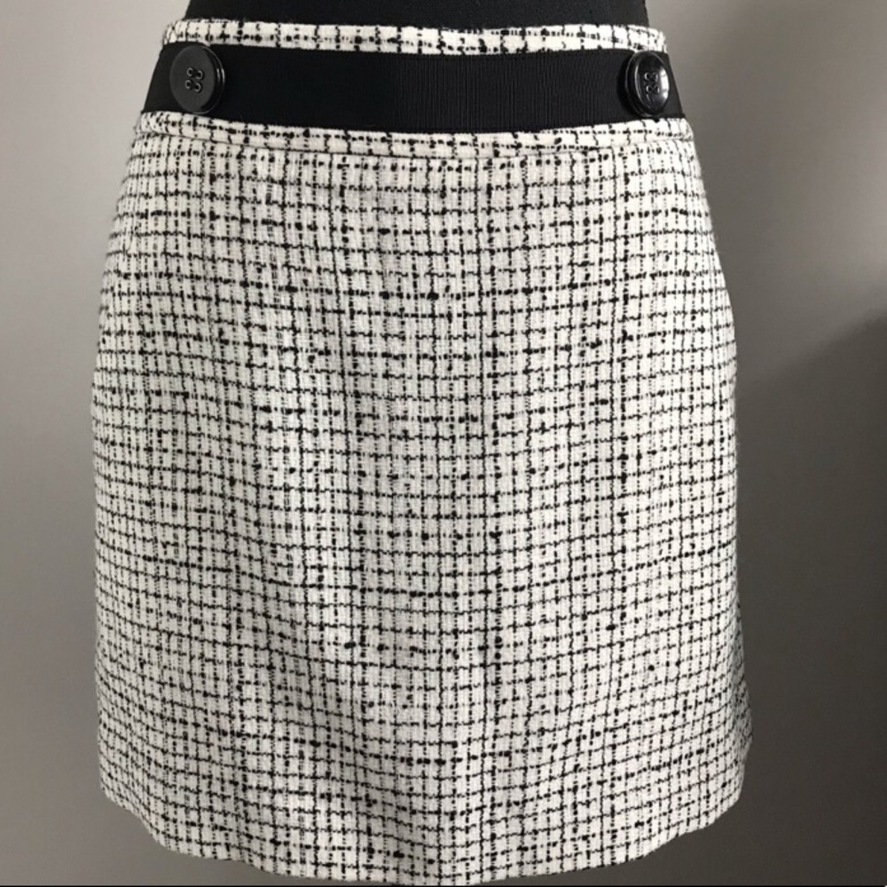 Black and white mini skirt